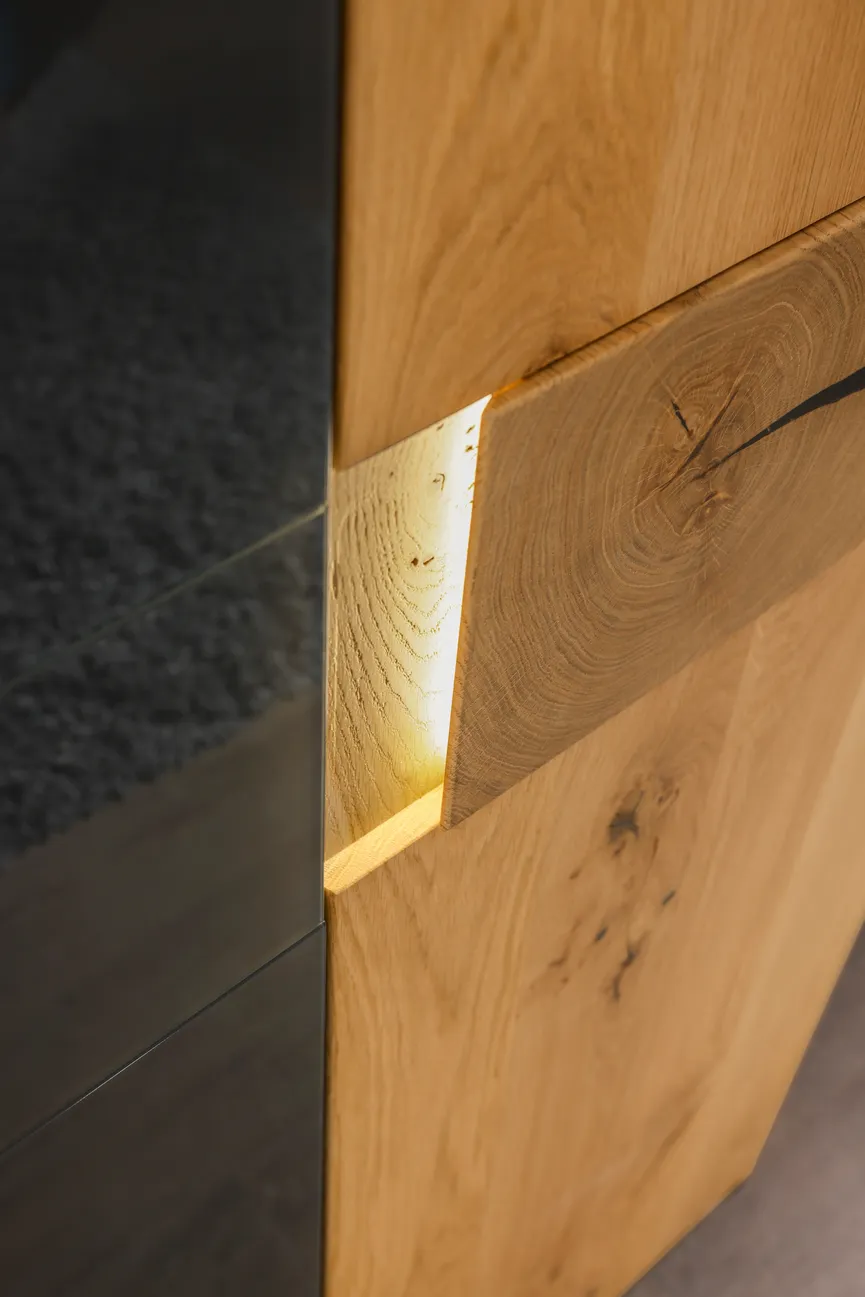 Drehtürenschrank 6-trg. detail