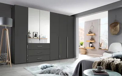 Kleiderschrank