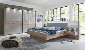 Schwebetürenschrank