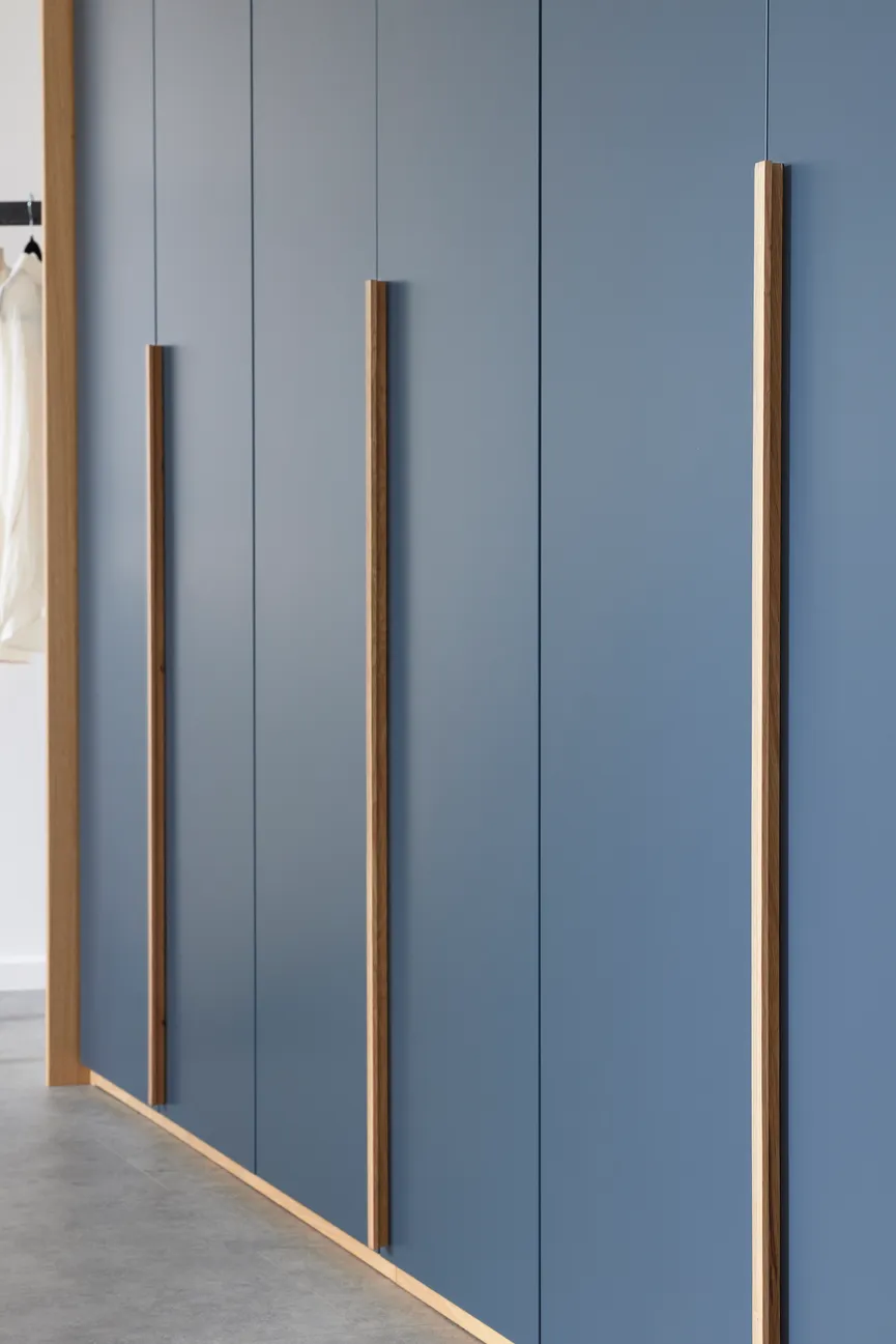 Drehtürenschrank 6-trg. detail