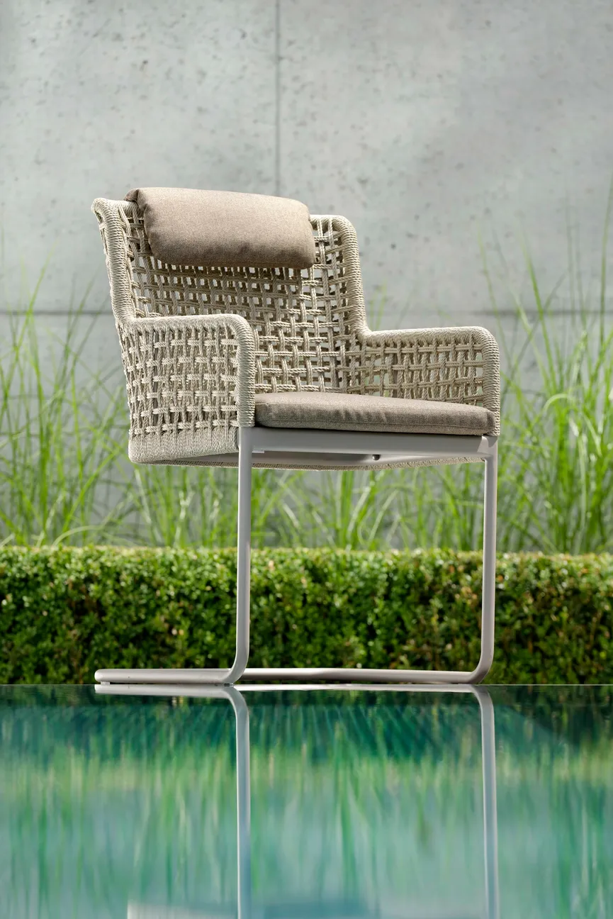 Freischwinger milieu