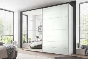 Schwebetürenschrank