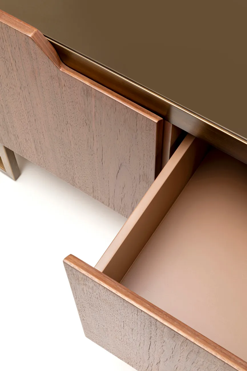 Lowboard detail