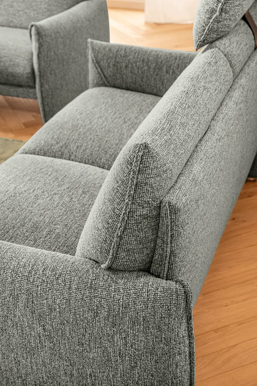 Fiona Sofa 2x70cm detail