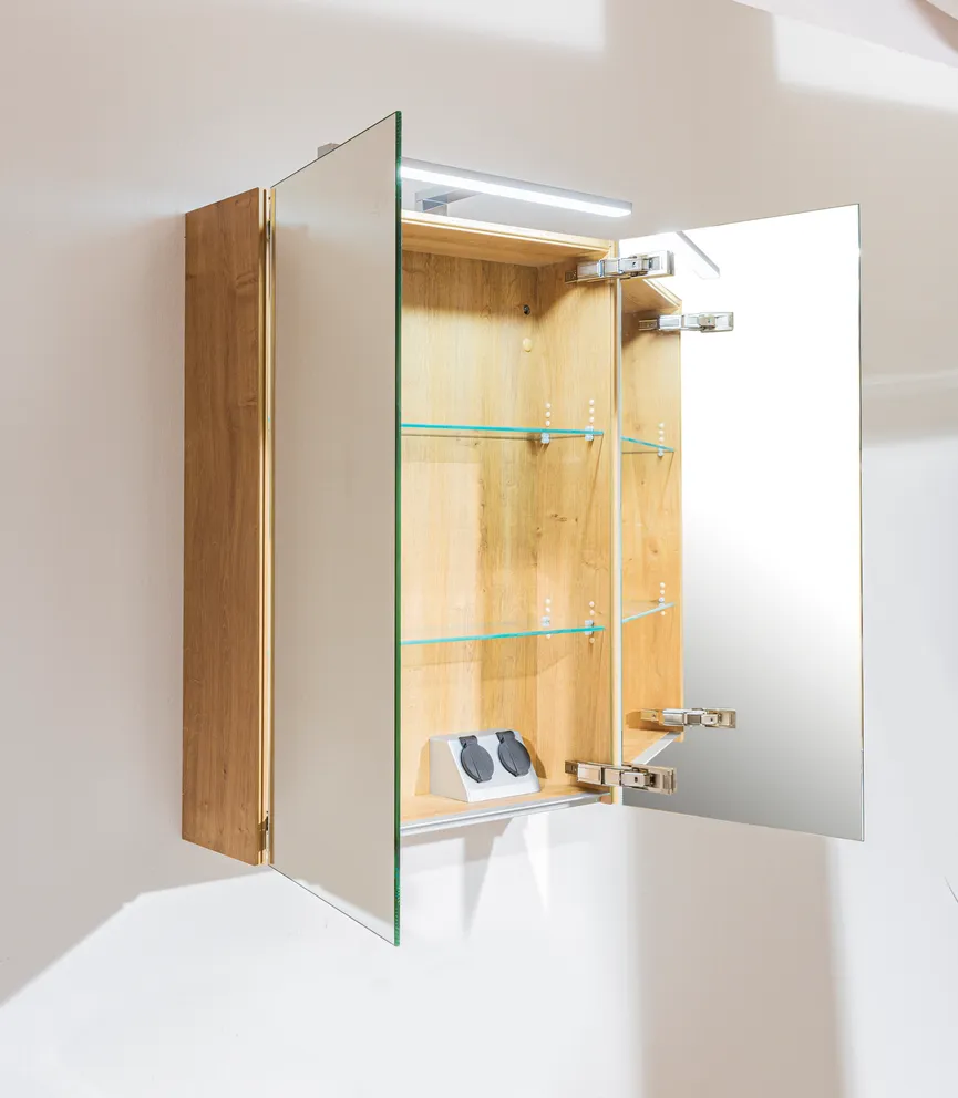 *Spiegelschrank detail
