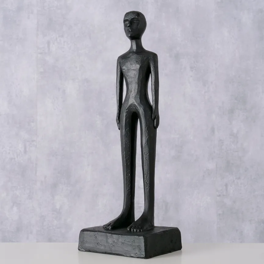Figur "Clemont" Frau schwarz milieu