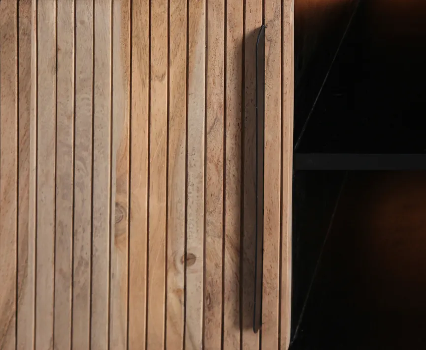 Lowboard detail