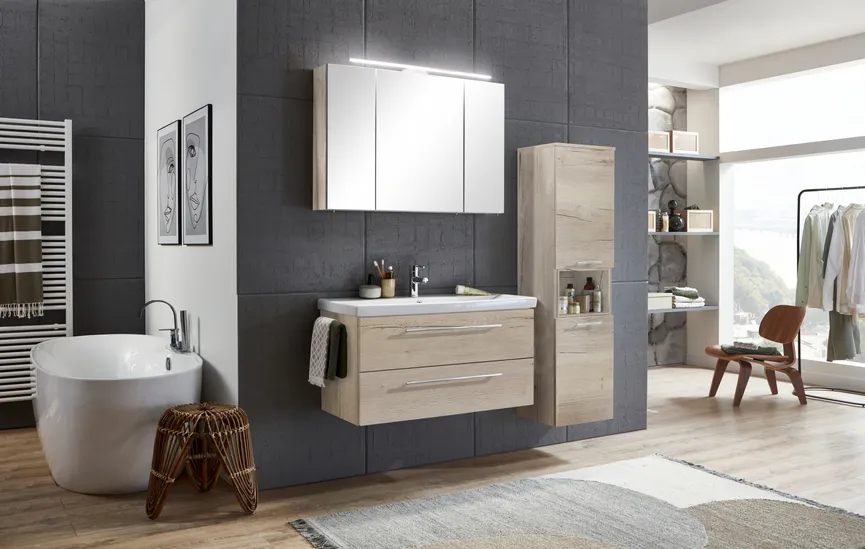 *Spiegelschrank milieu