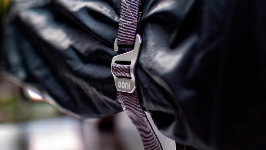 ** Ooni Karu 16 Abdeckhaube detail