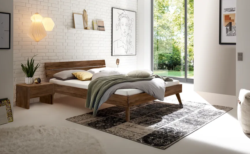 Bett 180x200 cm milieu