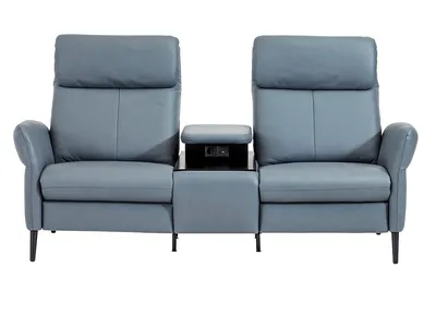 Sofa mit Zwischentisch