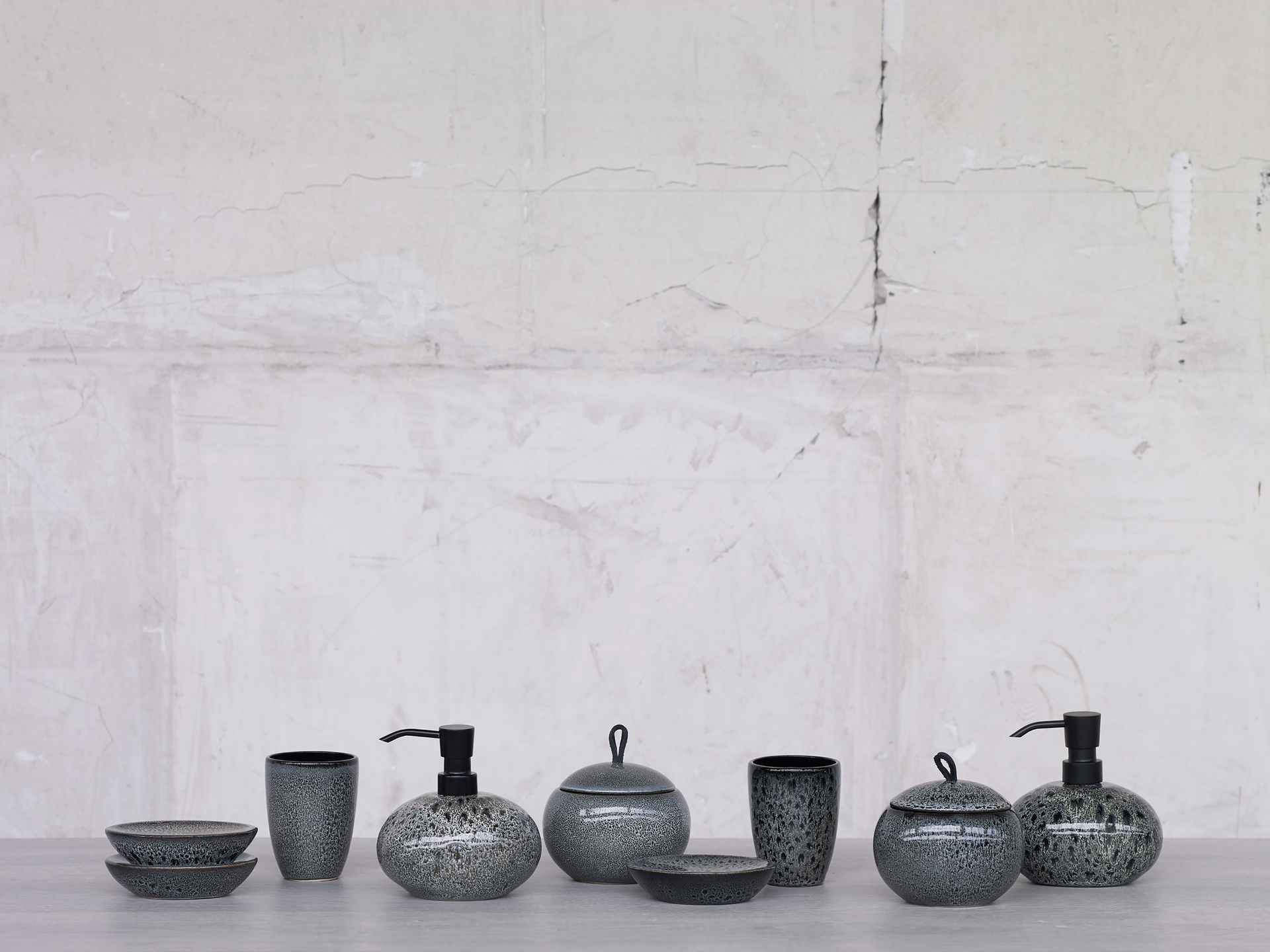 Seifenspender UGO black olive detail