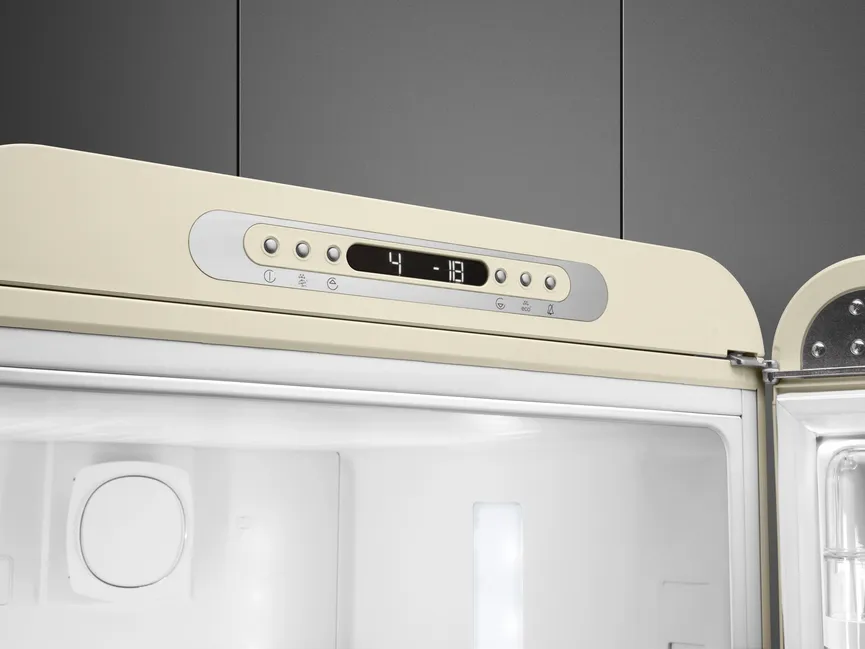 SMEG Kühl-/Gefrierkombination detail