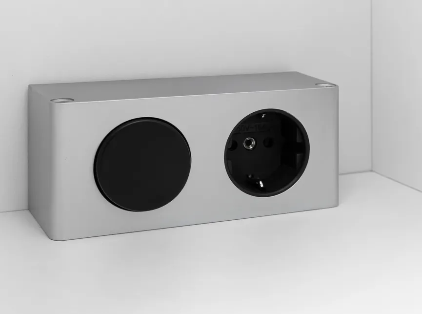 *Spiegelschrank detail