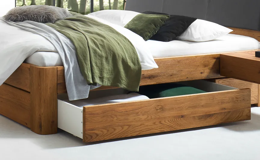 Holzbett, LF: 200x200 cm detail