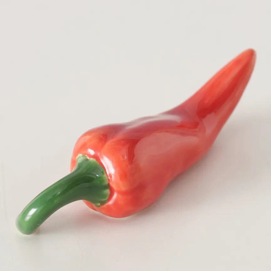 Figur "Peperoni" rot milieu