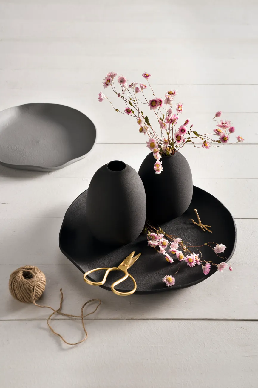 Vase "Casolare" M schwarz milieu