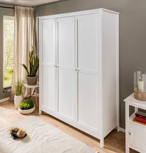 Kleiderschrank
