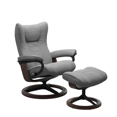 Sessel mit Hocker