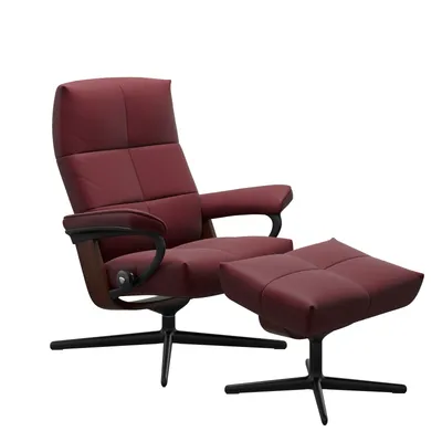 Sessel mit Hocker