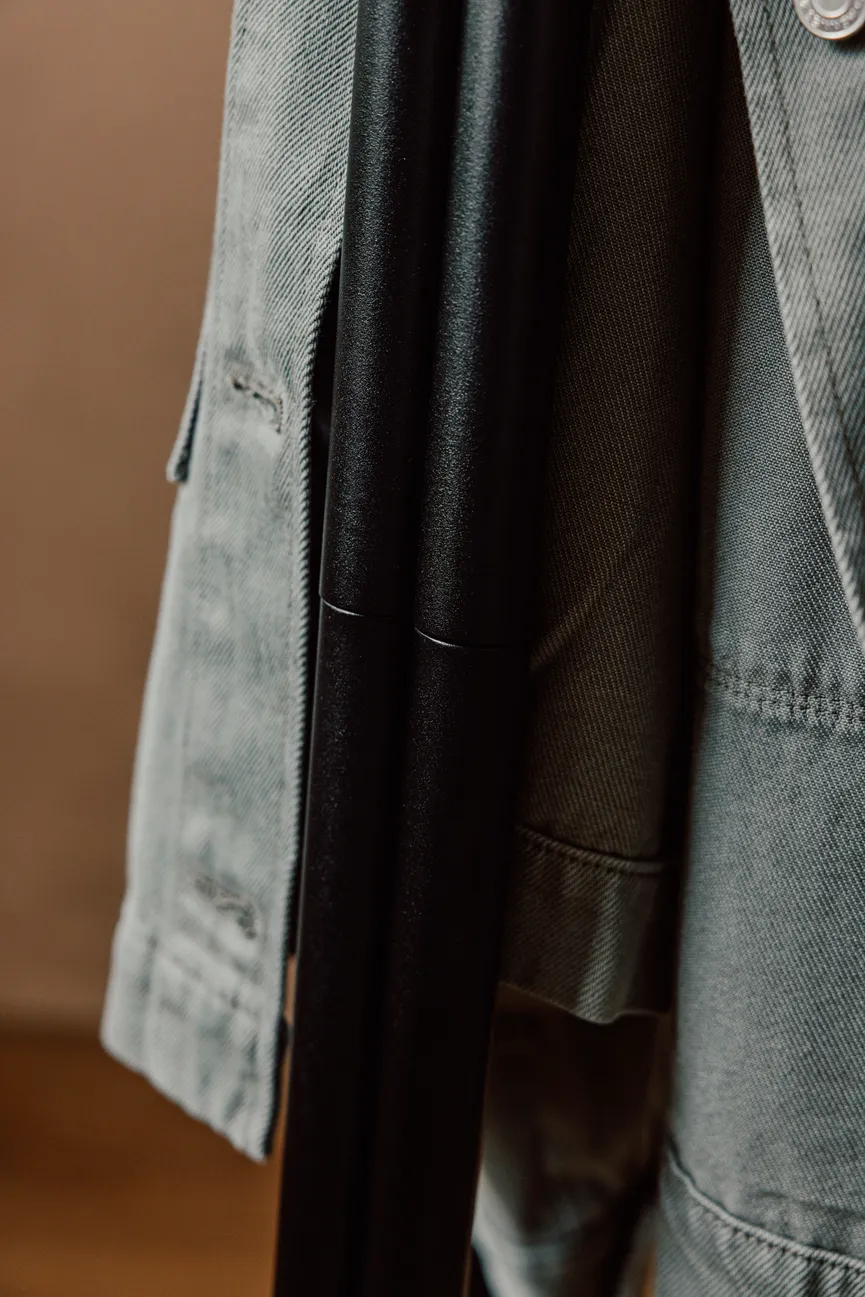 Garderobenständer detail