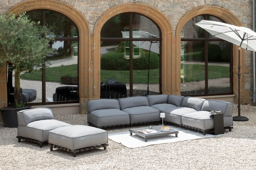 ** Hocker & Recamiere mid grey detail