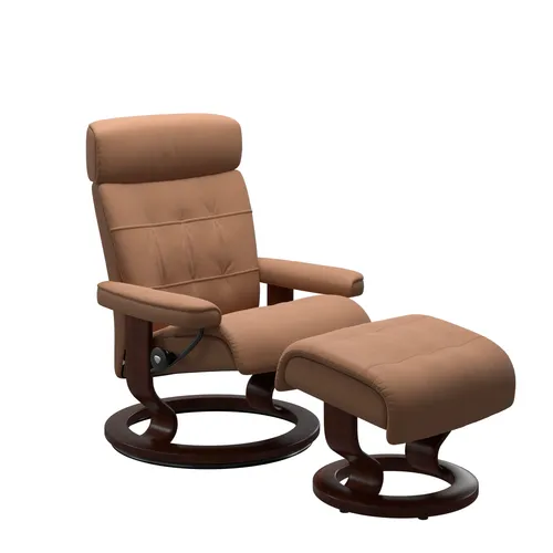Sessel mit Hocker