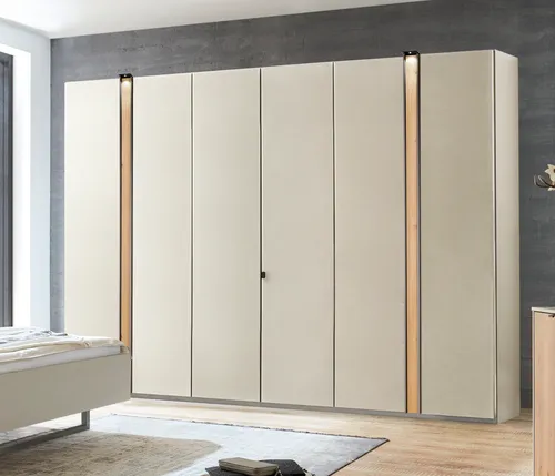Kleiderschrank