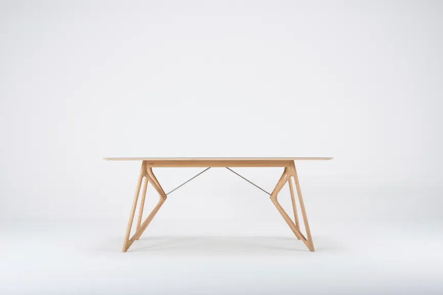 Tisch 0A0 hauptaufnahme