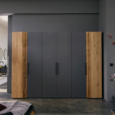 Kleiderschrank