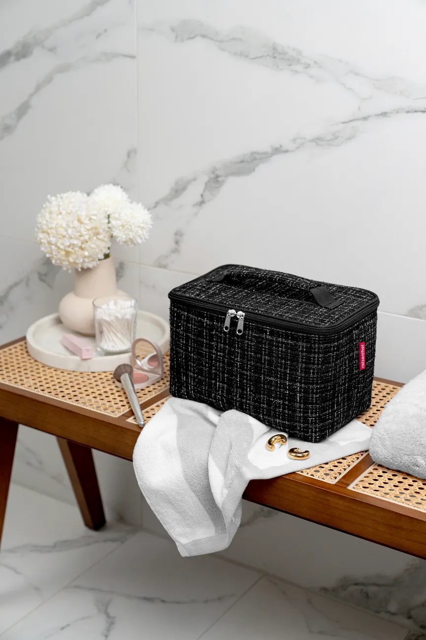 Cosmetic Case "bouclé black" milieu