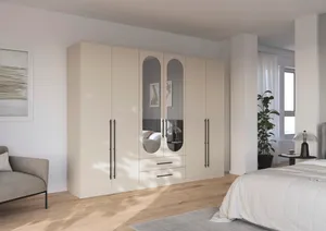 Kleiderschrank