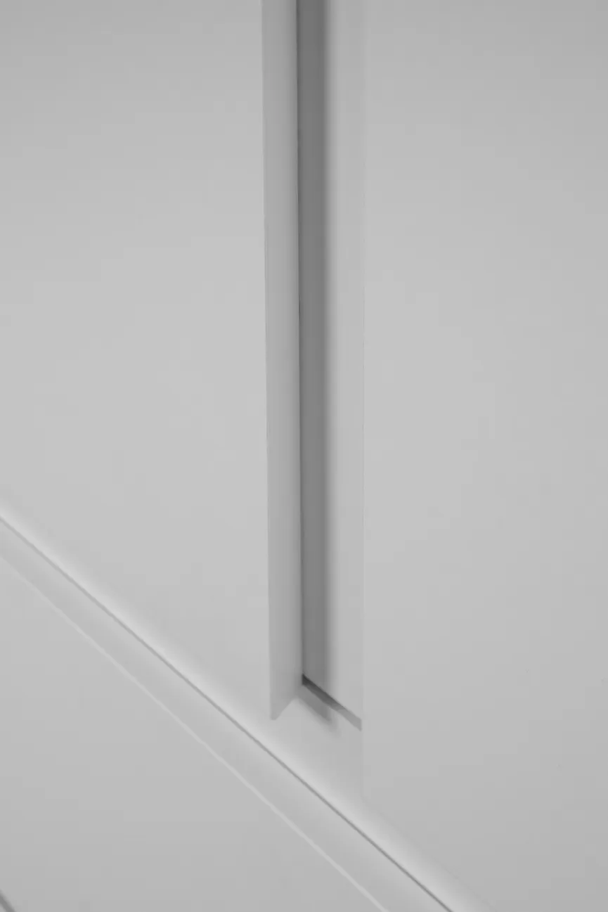 Kleiderschrank 2-trg. detail