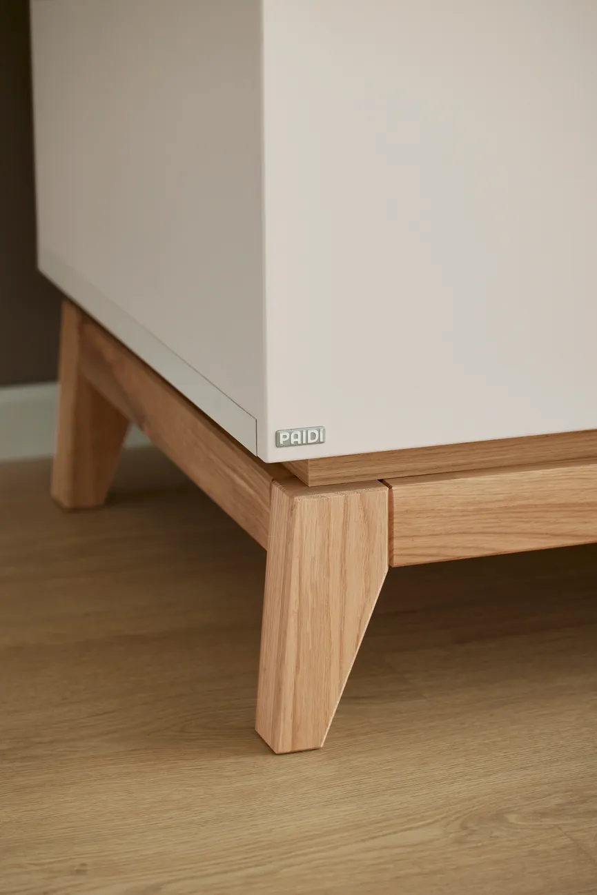 Kleiderschrank 3-trg. detail