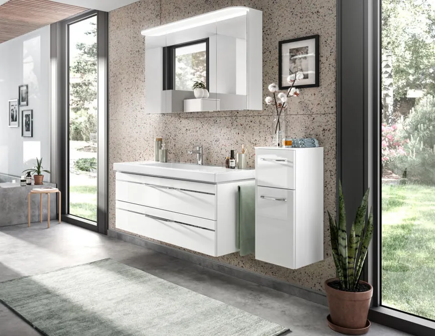 *Highboard milieu
