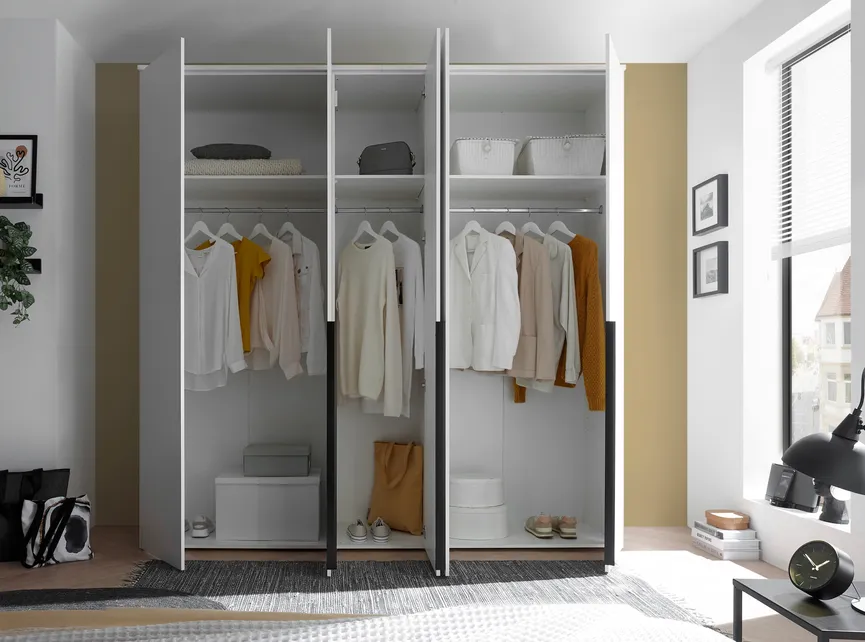 Drehtürenschrank 5-trg. detail