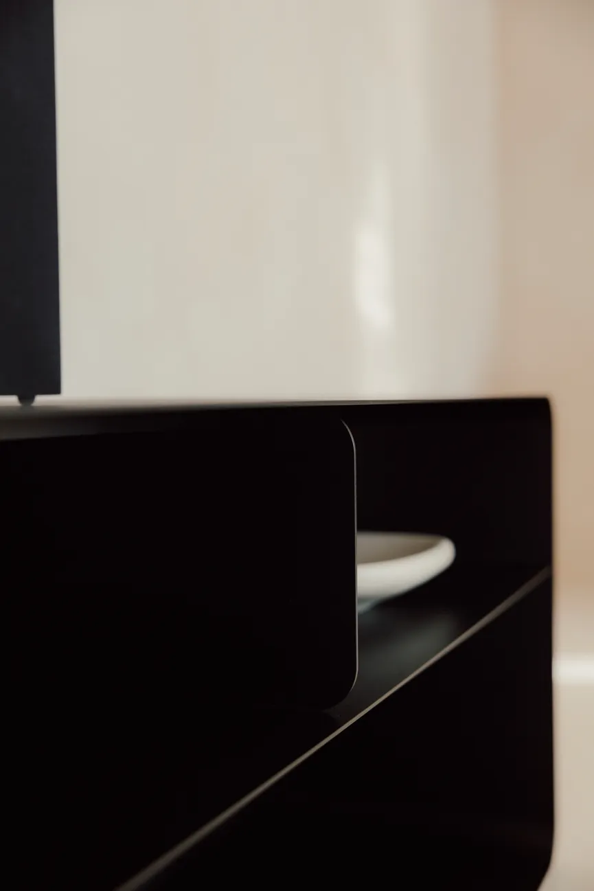 TV-Lowboard 4F detail
