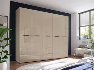Kleiderschrank