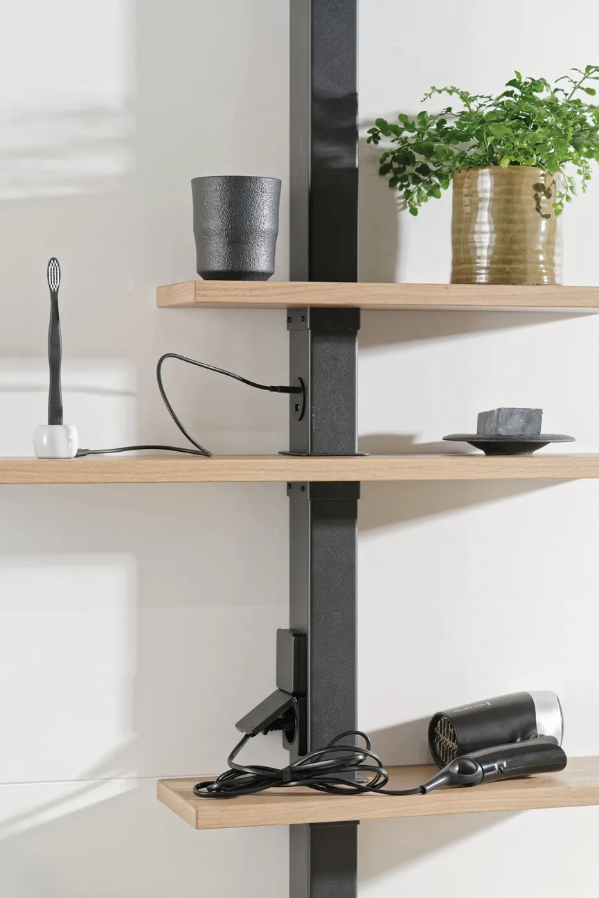 *Spiegelschrank detail