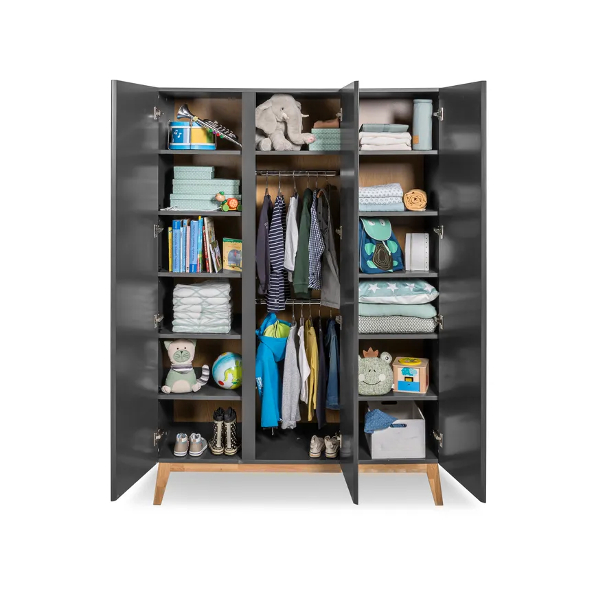 Kleiderschrank 3-trg. detail