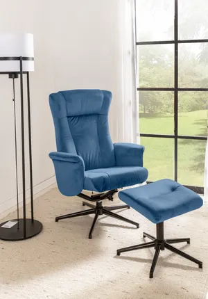 Sessel mit Hocker